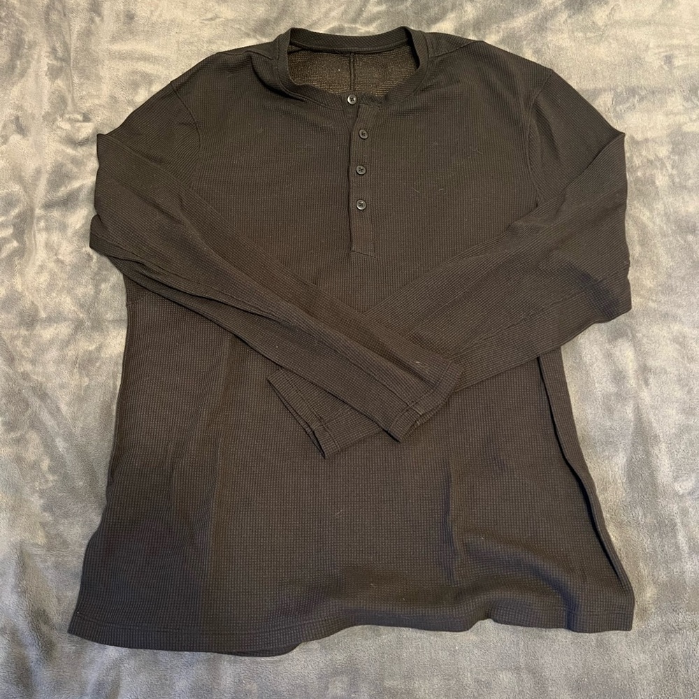 Lululemon black Henley sz M